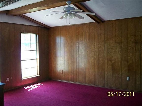 2nd image of 901 Lovell Ln