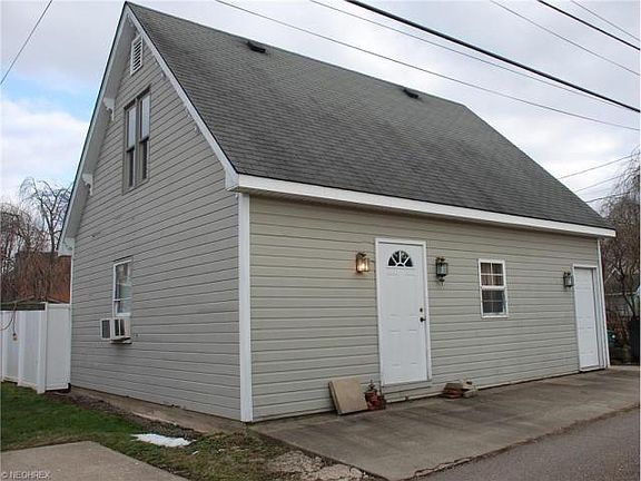Carriage House Alley View