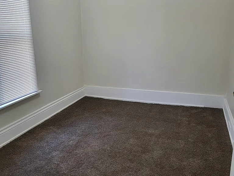 940 Bates St SE #1 — Photo 4