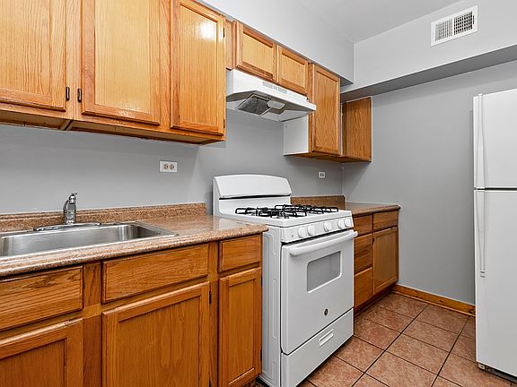 3rd image of 5848-54 S Trumbull Ave #5852-2