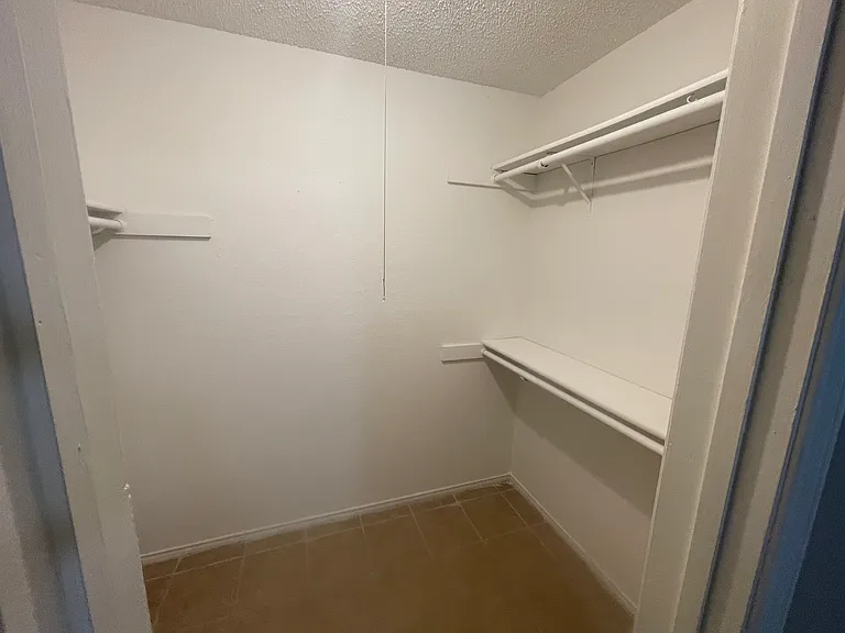 104 Oakwood Ln — Photo 18