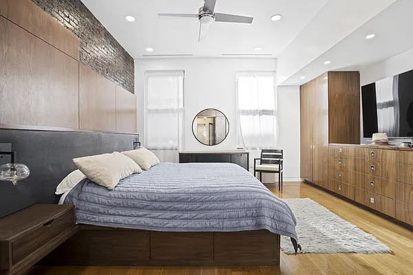 Rented by Douglas Elliman | media 16