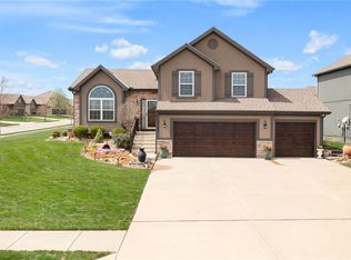 10104 N McKinley Ave, Kansas City, MO 64157