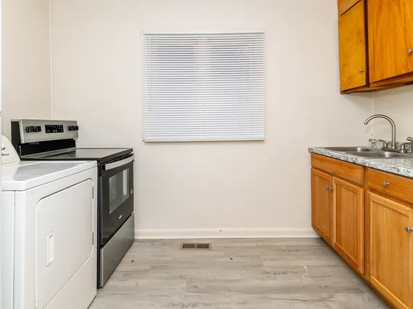 219 Highland Ave, Oak Ridge, TN 37830