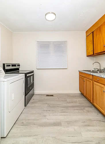 219 Highland Ave Photo 1