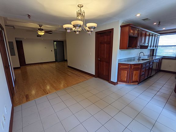 2nd image of 4140 Washington Blvd #W-202
