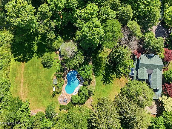 3rd image of 1008 Lily Lake Rd