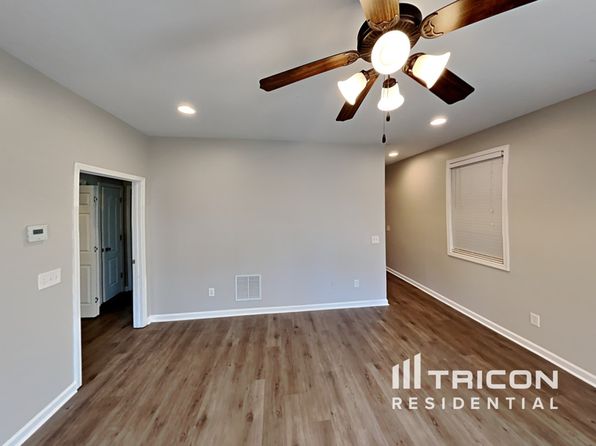 104 Holcomb Manor Dr, Ball Ground, GA 30107