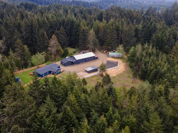 887 SE 98th St, South Beach, OR 97366