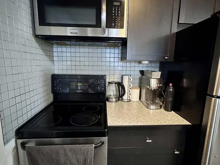 950 Drake St #103 — Photo 9