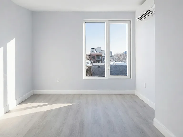 142 Huron St #5A — Photo 6