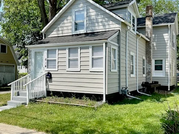 614 N Poplar St, Waukegan, IL 60085