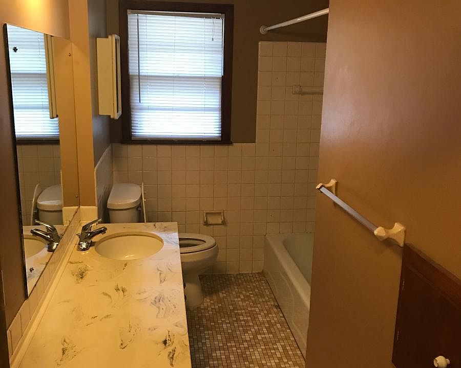 2nd image of 2215 31st Ave S