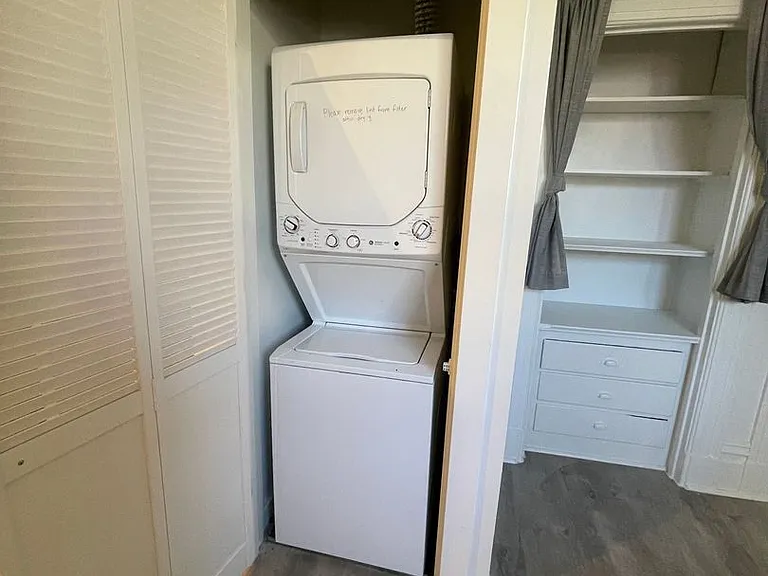 1430 Stockton St — Photo 3