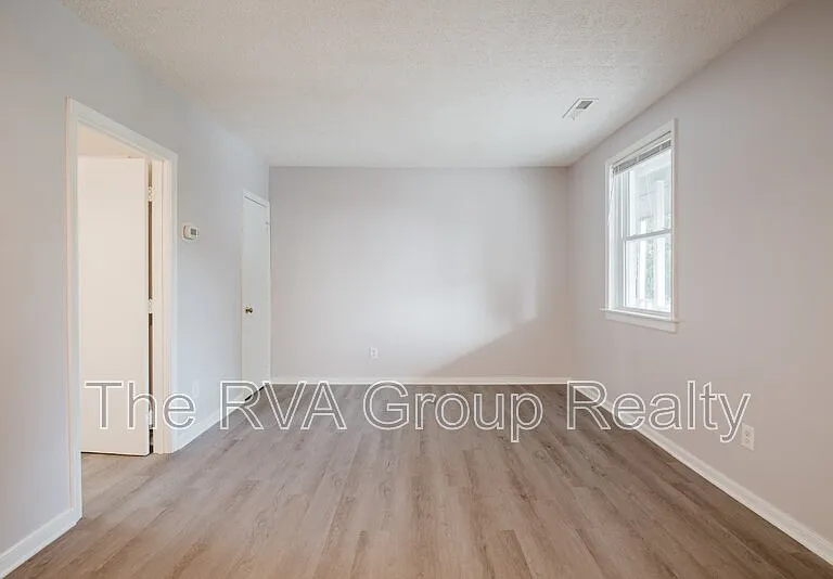 3807 Woodlawn St #8 — Photo 3