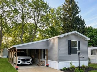 25 Oak Ln, Clarence, NY 14031