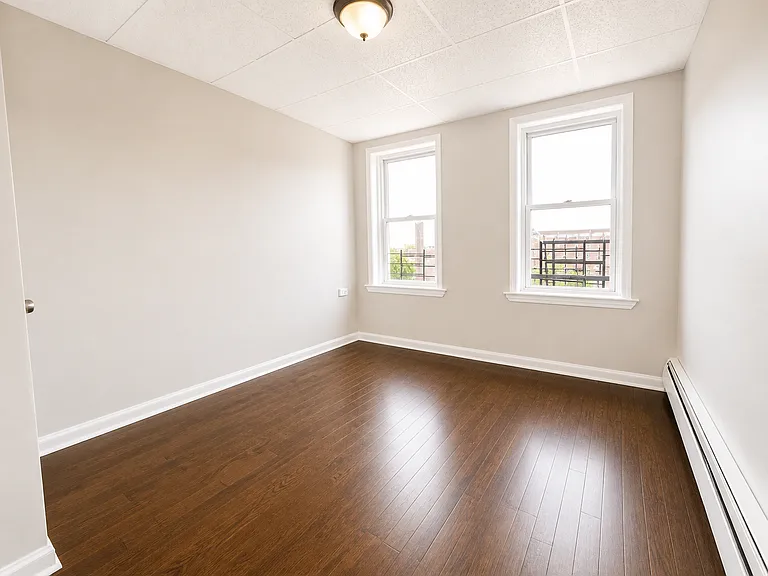 196 Parkhurst St #4 — Photo 4