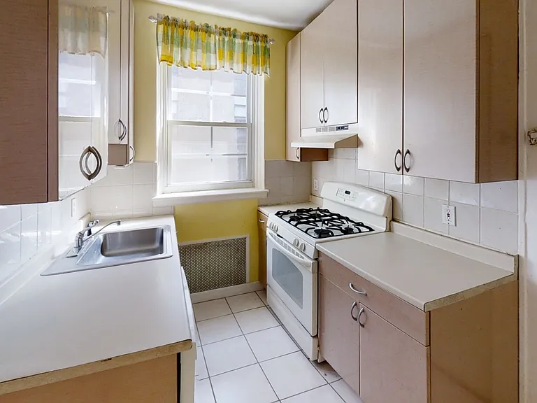 65 Park St #1 — Photo 5