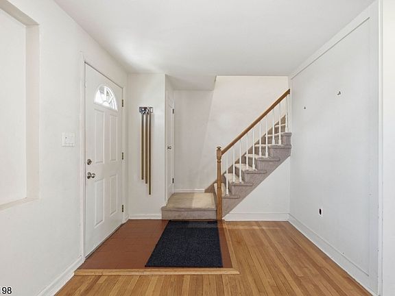 4th image of 23-29 Dorchester Rd