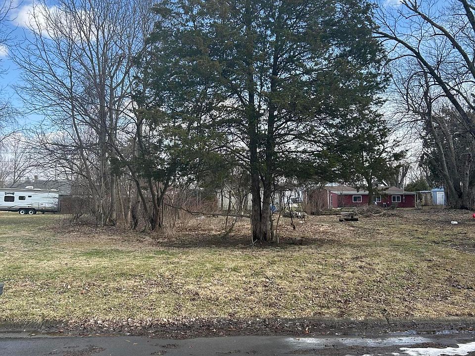 2nd image of 0 Russell Ave
