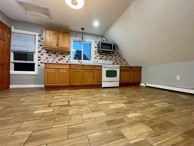 36 Highland St #3 — Photo 2