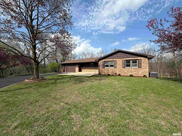 1890 Sunrise Dr, Galesburg, IL 61401