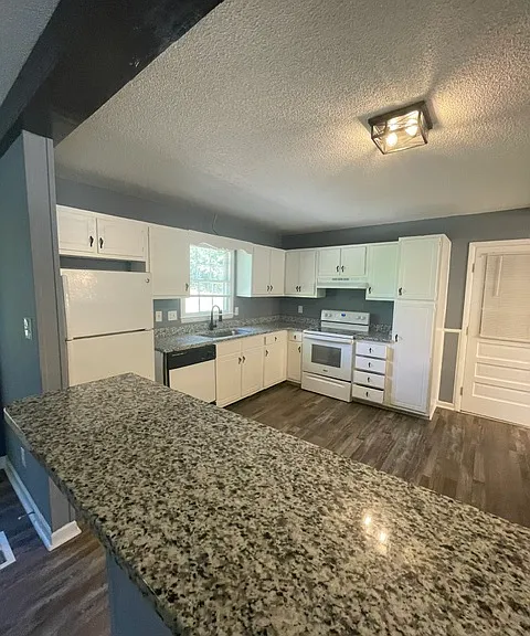 5650 McDougal Dr — Photo 7