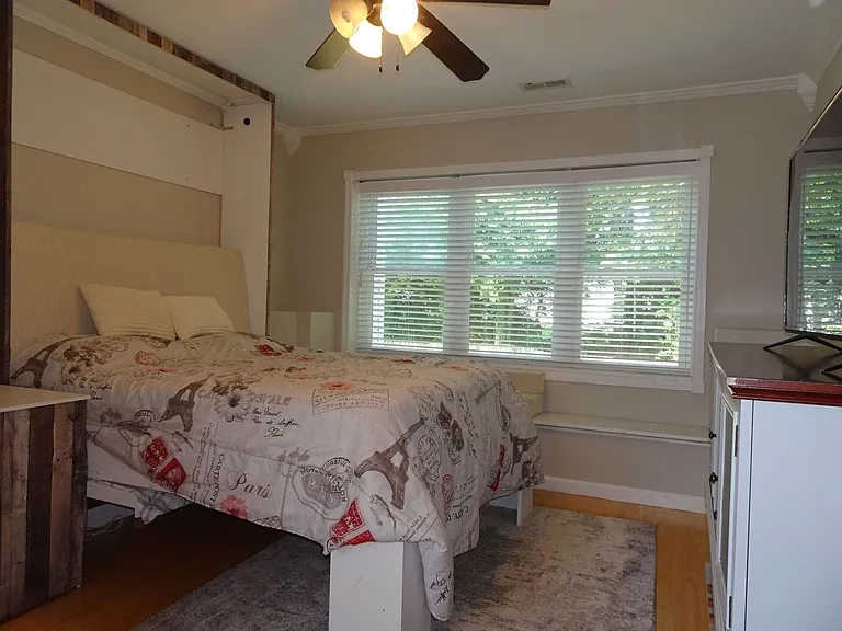 204 Old Hollow Rd — Photo 16