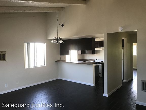 3rd image of 10213 Somerset Blvd