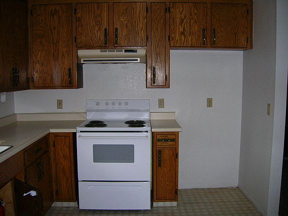 3rd image of 24075 Gold Cir