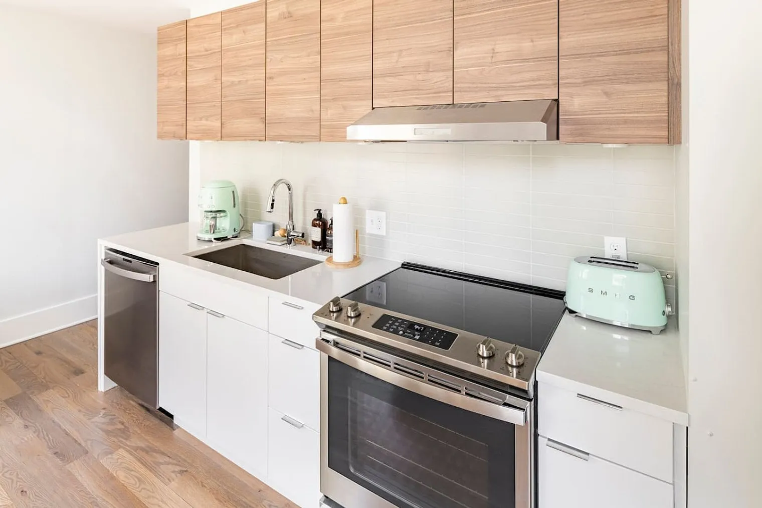 1 bed, 1.0 bath, $1,714 — Photo 4
