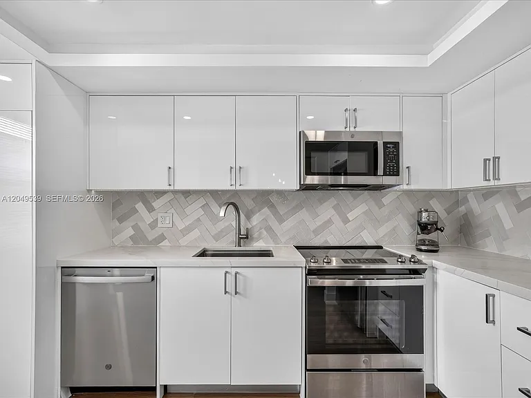8201 Byron Ave #502 — Photo 14