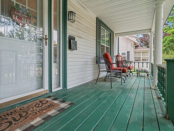3rd image of 620 W Mansion St