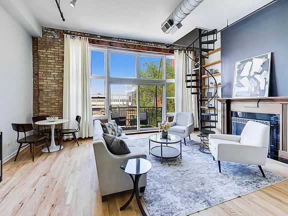 3rd image of 1907 N Milwaukee Ave APT 306