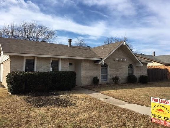 3rd image of 4801 Branch Hollow Dr
