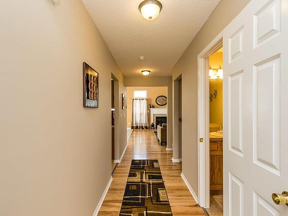 3rd image of 646 Loreto Ln