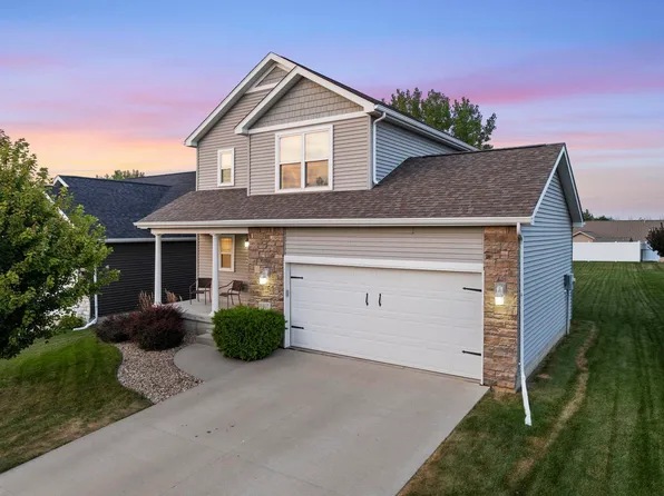 1407 Hummingbird Cir, Waterloo, IA 50702