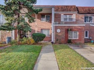 7736 171st St, Fresh Meadows, NY 11366