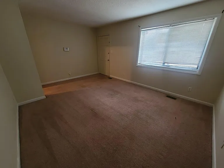 612 Platinum St — Photo 8