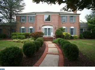 8 Norfolk Dr, Princeton Junction, NJ