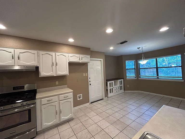 826 Timber Dr — Photo 19