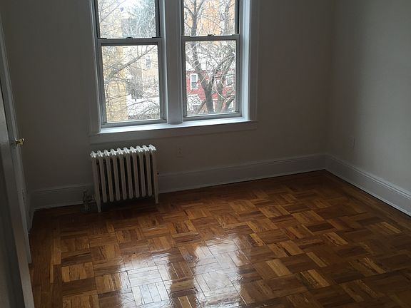 5th image of 2824 42nd St #4D