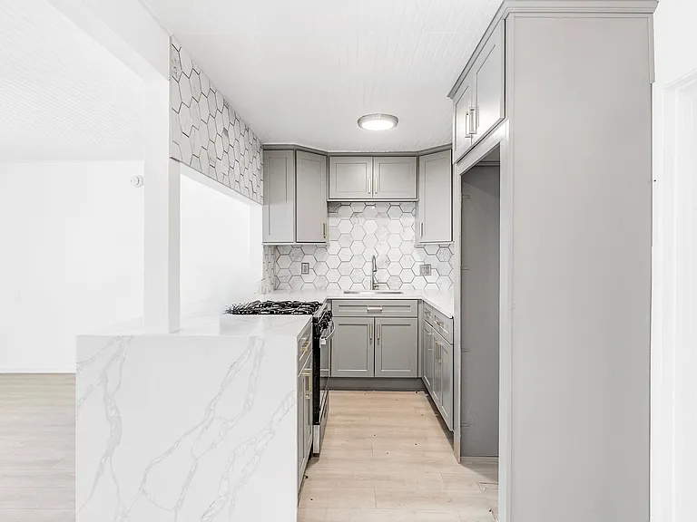 3318 Drew Street — Photo 5