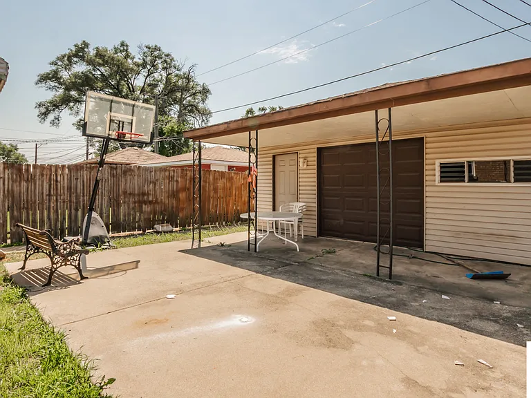 3719 W 81st Pl — Photo 6