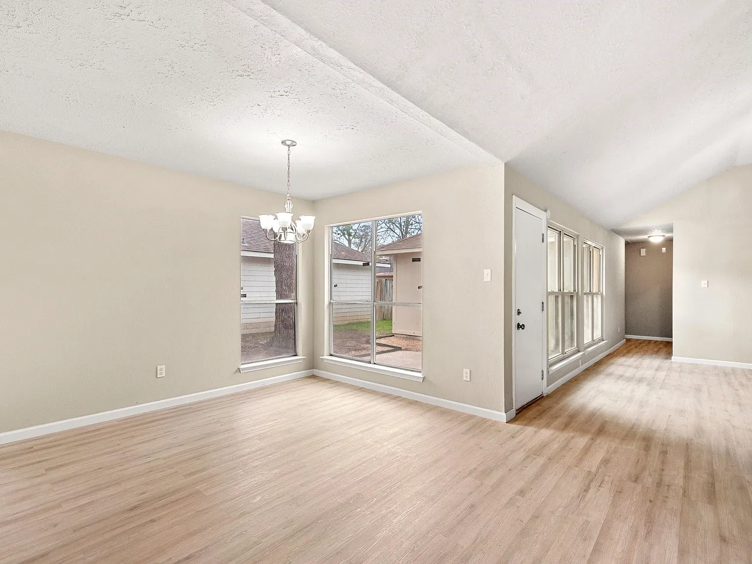 3 bed, 2.0 bath, 1671 sqft, $1,750 — Photo 4