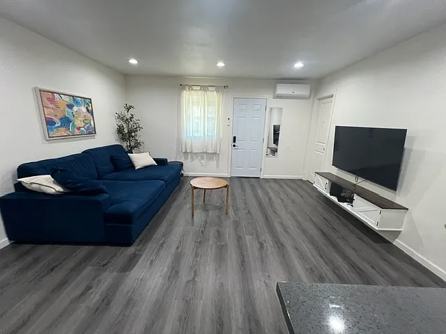 521 N Nicholson Ave #D — Photo 3