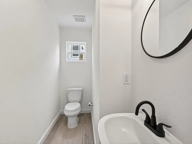 9007 Hilda St — Photo 7