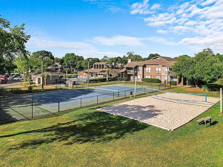 Ashley River Apartments — Photo 6