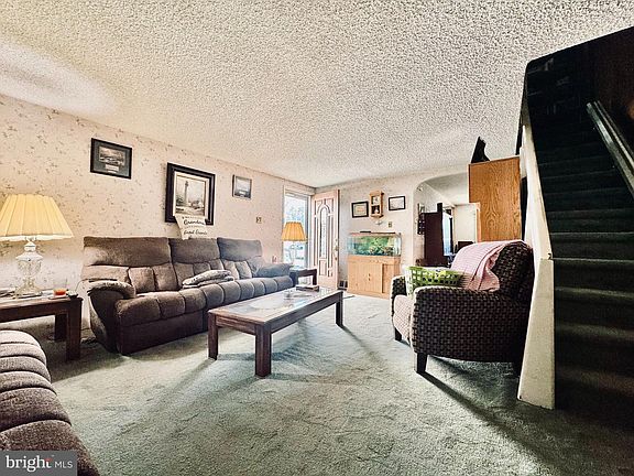 2nd image of 8 Shipley Pl