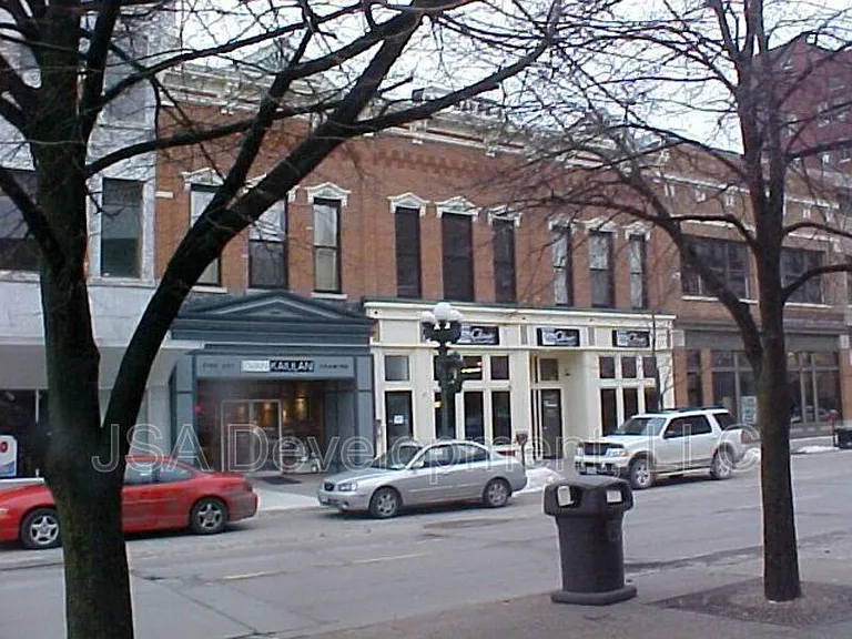 220-224 E 4th St #204 — Photo 8